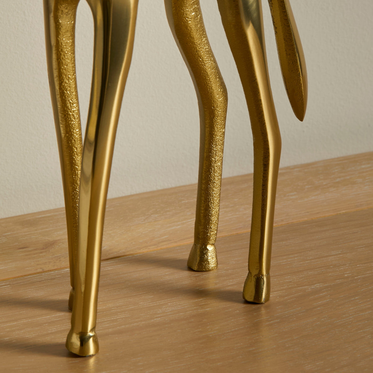 Nakuru Standing Metal Giraffe Ornament - Gold