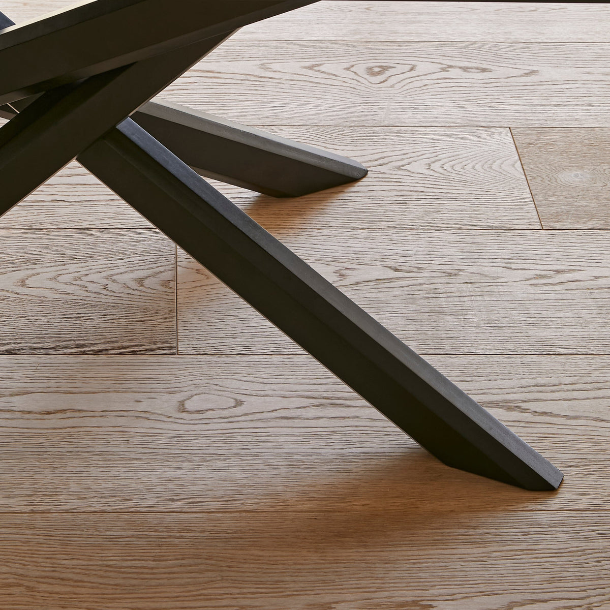 Amelia Black Extendable Dining Table Set - 6 Seater - Marilyn Soft Beige Dining Chairs - Black Legs