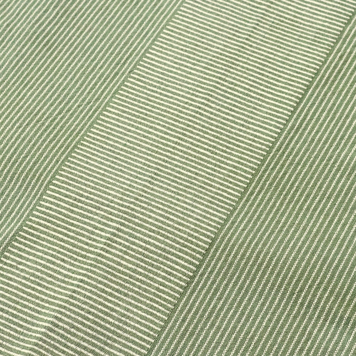 Odisha 125x150cm Green Throw - Laura James