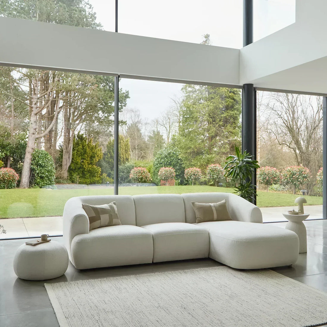 Curve Appeal: Elevate Your Home with Soft Lines & Curved Edges