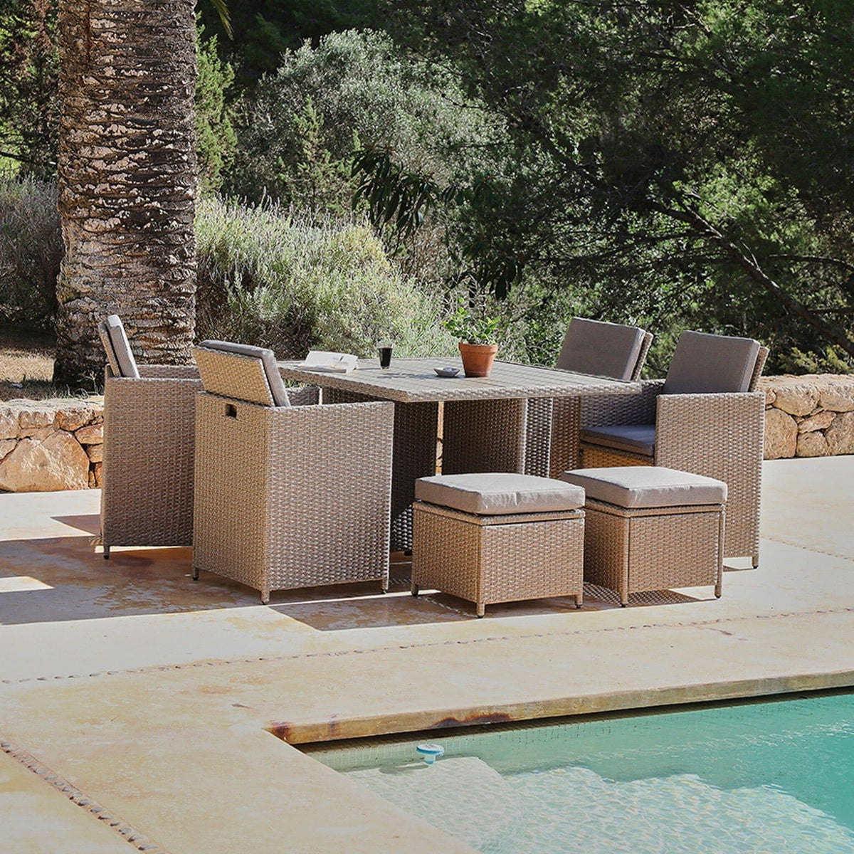 Cube 8 Seater Rattan Outdoor Dining Set with Grey Parasol - Natural Brown Weave Polywood Top