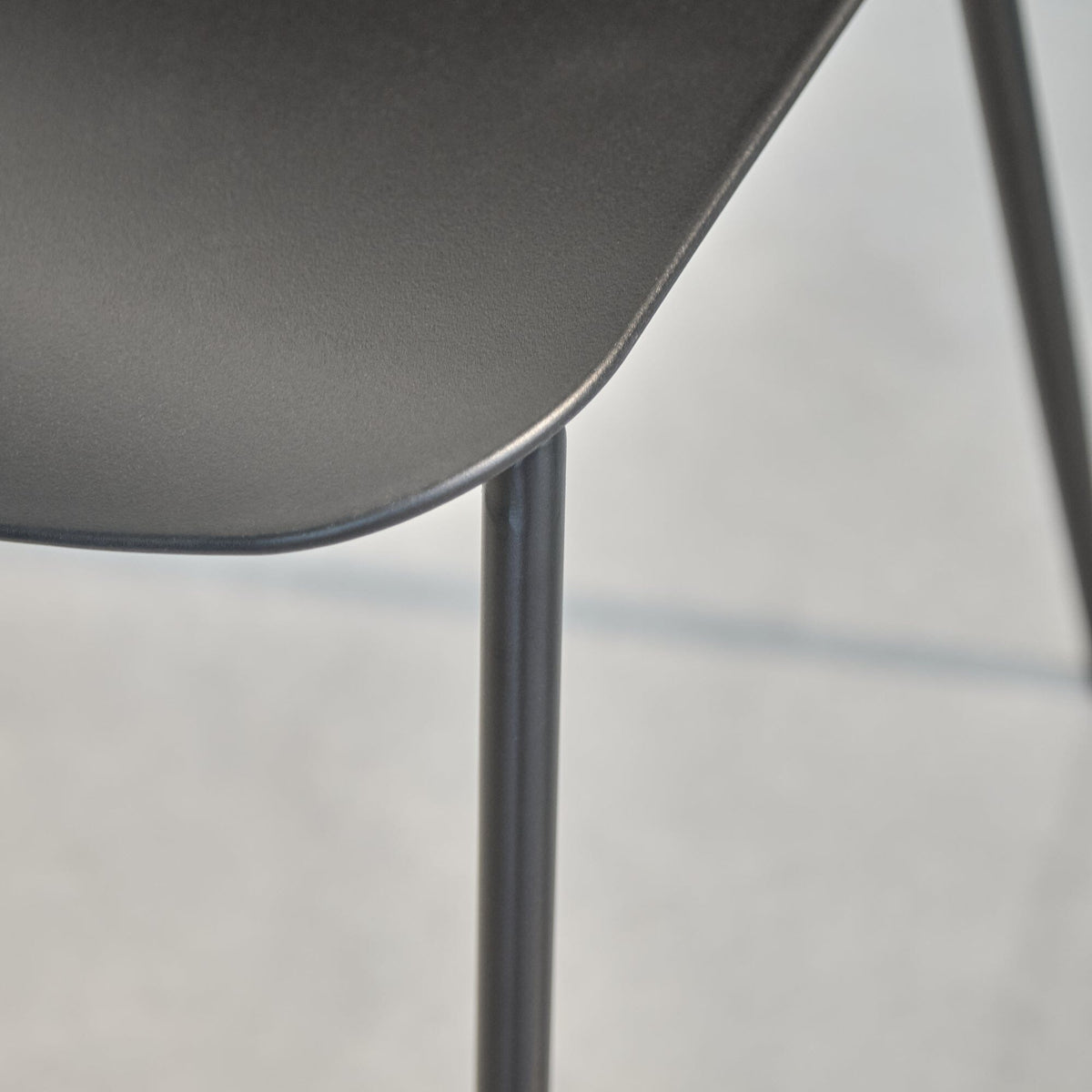 Wren Dining Chair - Set of 4 - Black - Laura James 