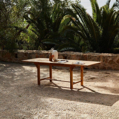 Aspen 6 Seater Wooden Extendable Garden Dining Set with Cushions - Cream Parasol