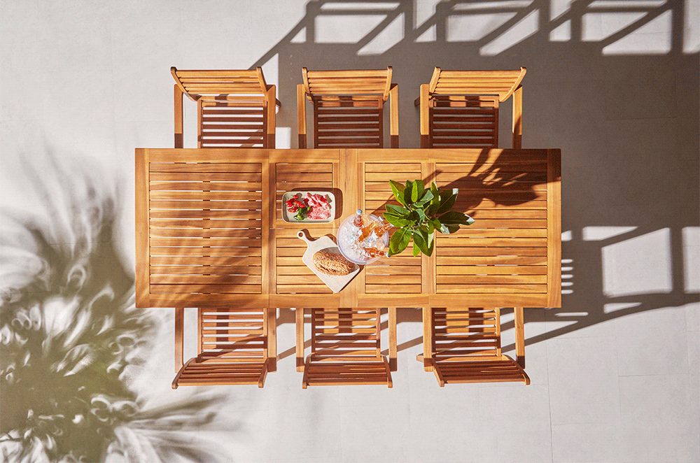 Aspen 6 Seater Wooden Extendable Garden Dining Set with Cushions - Cream Parasol