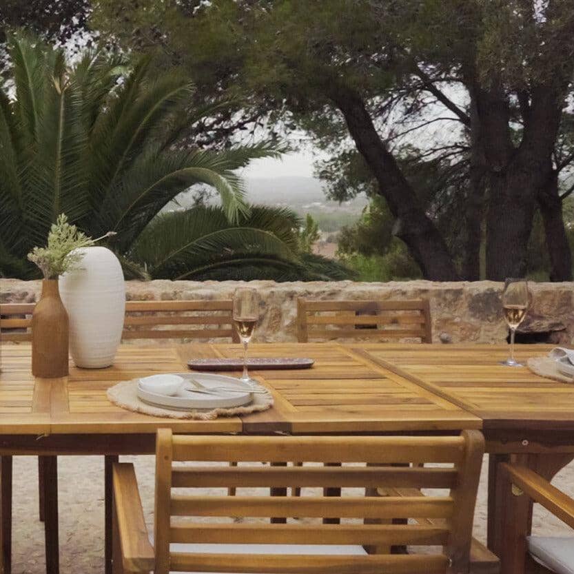 Aspen 8 Seater Wooden Extendable Garden Dining Set - Cream LED Premium Parasol