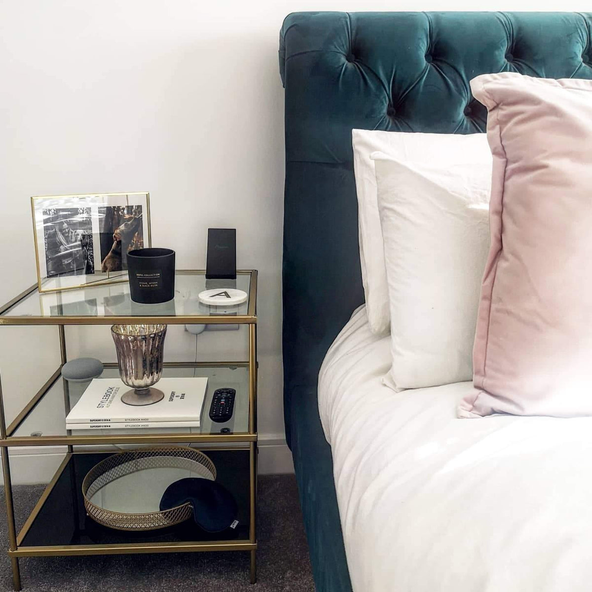 Evelyn side table - gold - Laura James