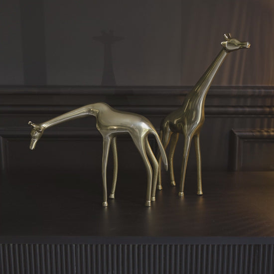 nakuru-metal-giraffe-ornament-video